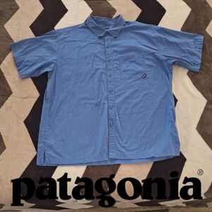 Patagonia men's short-sleeve blue button-down shirt